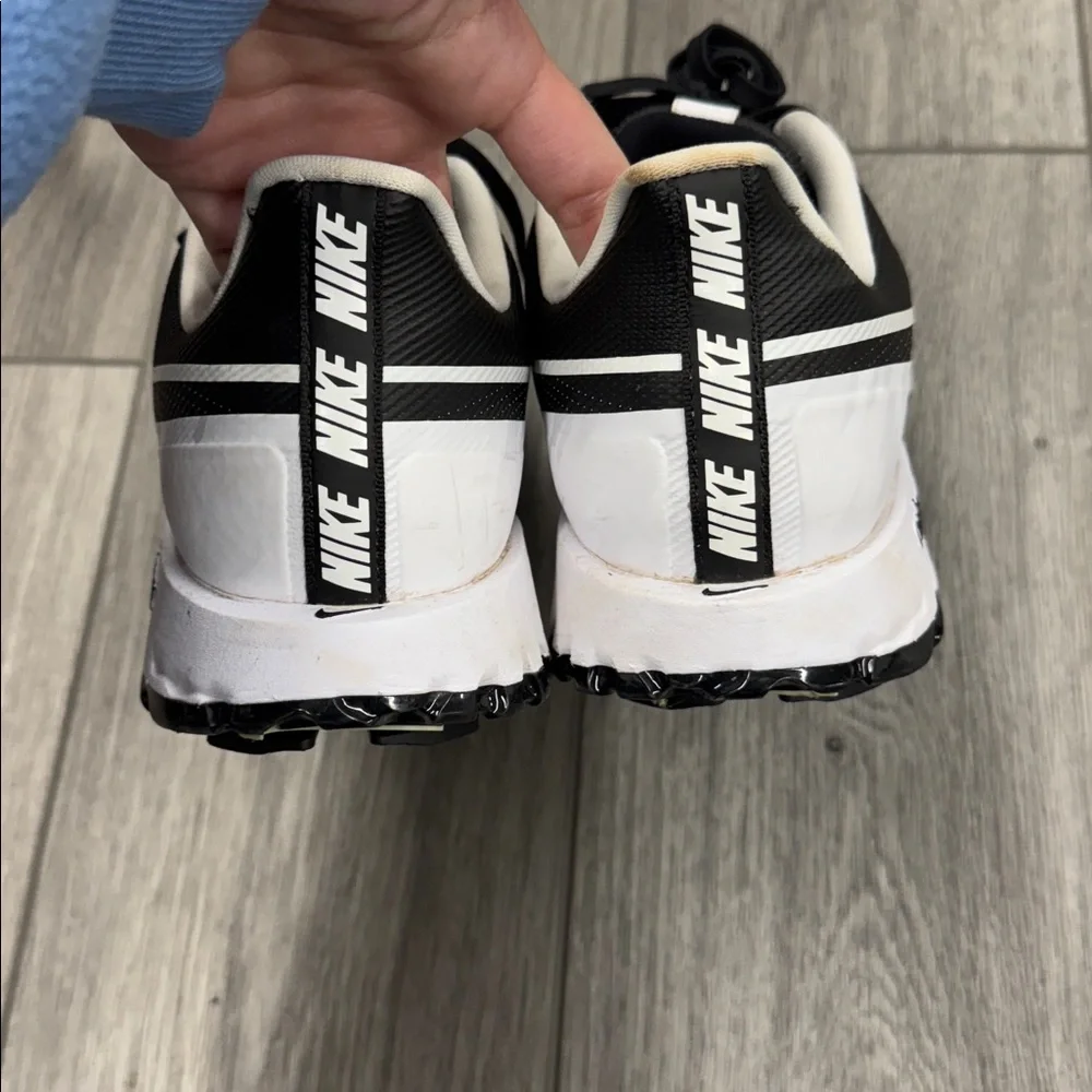 Nike React Black and White GOLF Shoes - Picture 3 of 5